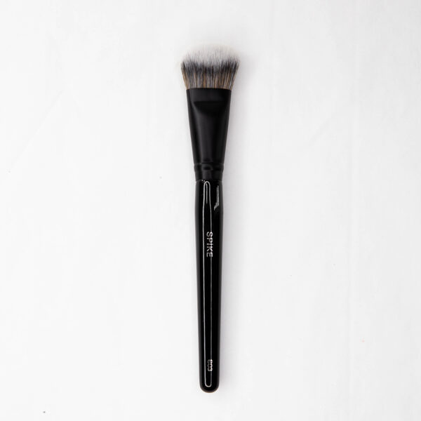 S03 - flat angled brush for cream products